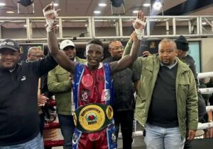 GINGXANA STANDS BETWEEN HEM, BUSAKWE FIGHT