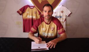 VETERAN FORWARD JOINS STELLIES