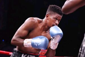 KHANYISA STOPS AND DETHRONES GINGQI