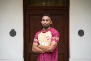 BLOM JOINS STELLIES 